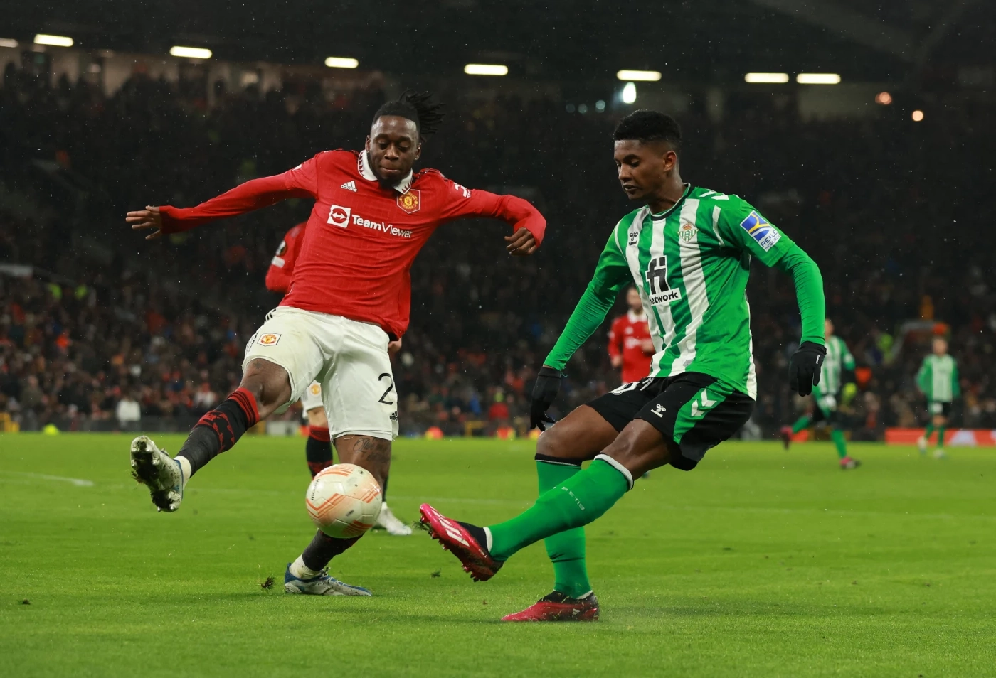 ถ่ายทอดสด "แมนยู vs เซาธ์แฮมป์ตัน" พรีเมียร์ลีก 21.00 น. เช็กสถิติ ความพร้อม ช่องชมสด