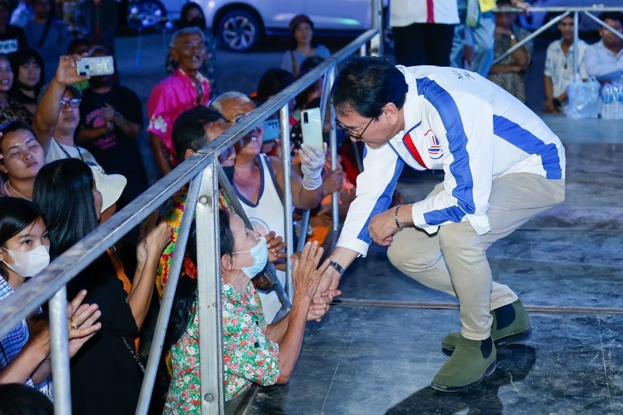 ทีมดารา Change Together "พรรครวมแผ่นดิน" เปิดตัวสุดยิ่งใหญ่รับเลือกตั้ง66