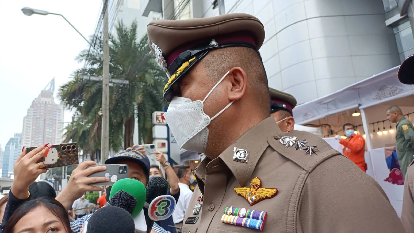 ระทึก! สาวเมียนมาถูกแทง หน้าห้างสรรพสินค้าชื่อดัง ย่านประตูน้ำ