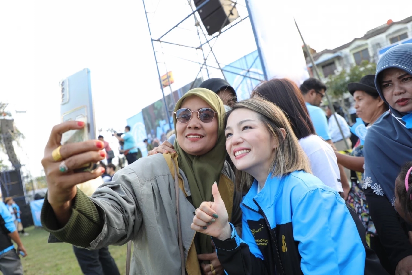 “ประชาธิปัตย์” ปราศรัยปัตตานี “มาดามเดียร์” หนุนสร้างพหุวัฒนธรรม  