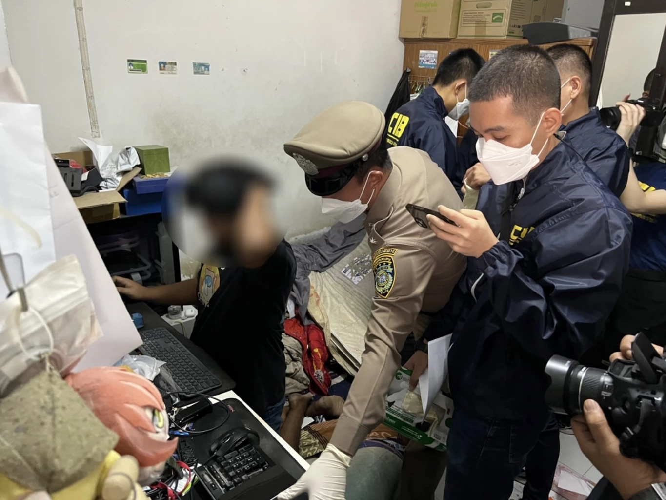 บุกรวบหนุ่ม ป.โท แฮกโค้ดใต้ฝาเครื่องดื่มชูกำลัง แลกรางวัลเงินดิจิทัล