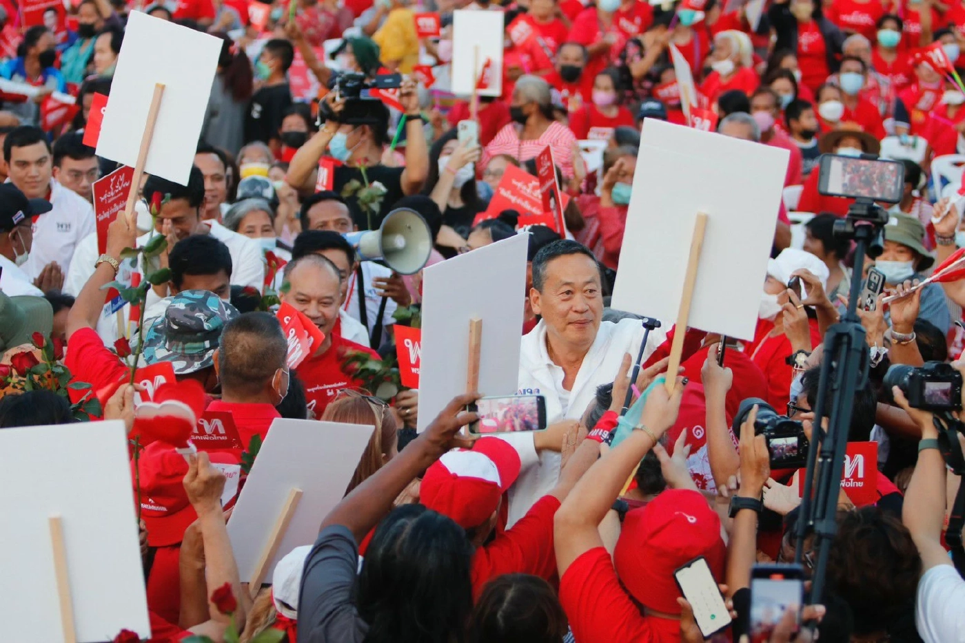 "เศรษฐา"โชว์เดี่ยวเวทีปราศรัย"ระยอง" ลั่นเพื่อไทยขอเก้าอี้ส.ส.ยกจังหวัด