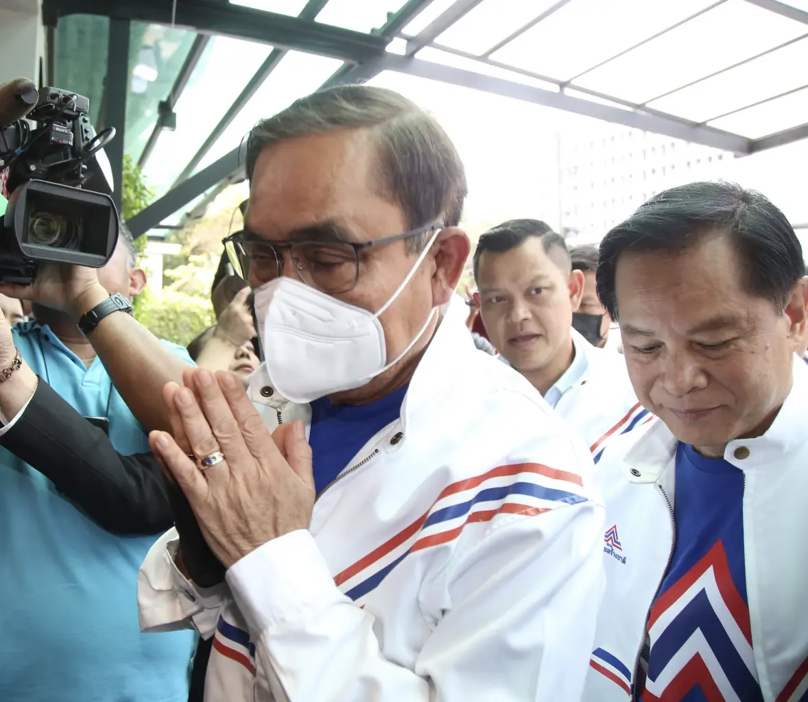 “ประยุทธ์” เปิดตัวทีมเศรษฐกิจ “รทสช.” คนรุ่นเก่าผสานคนรุ่นใหม่