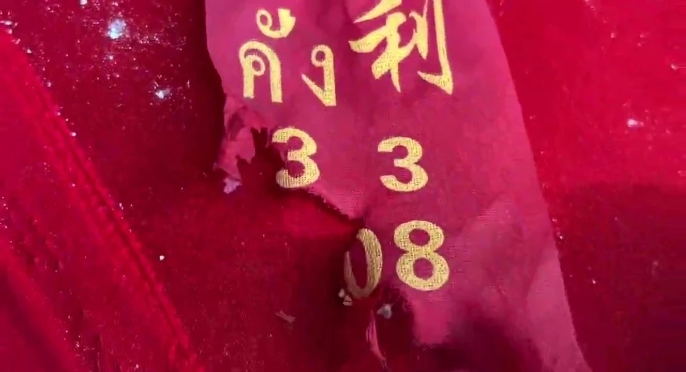 แห่ส่อง 'เลขเด็ด' พิธีไหว้ศาลพญางูยักษ์ คอหวยยิ้มได้ 2 ตัวเน้นๆ งวด1/4/66