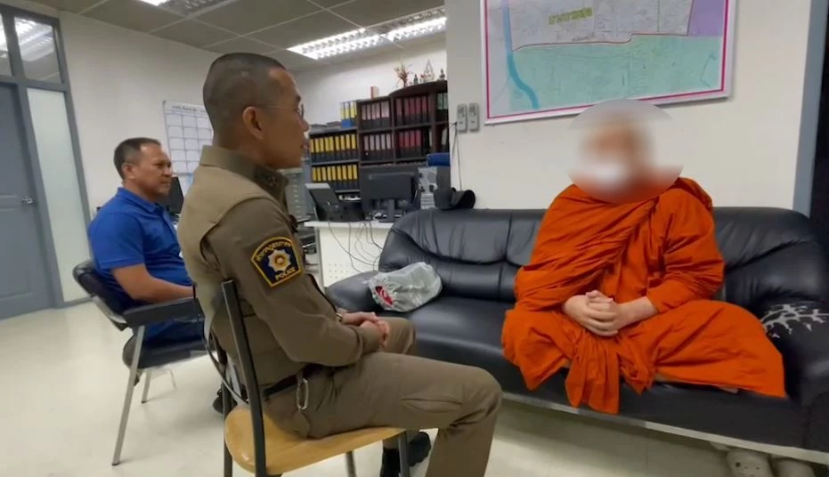 รวบผู้ช่วยเจ้าอาวาสวัดดัง หลอกถ่ายภาพลามก ขู่แบล็คเมล์นักเรียนชาย