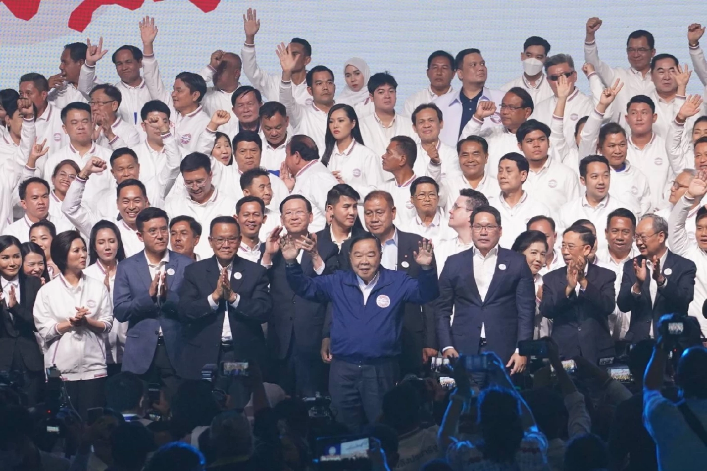 สุดคึกมวลชนนับหมื่น! "พลังประชารัฐ" เปิดตัวส.ส. ครบ 400 เขต ปาร์ตี้ลิสต์ 92 คน