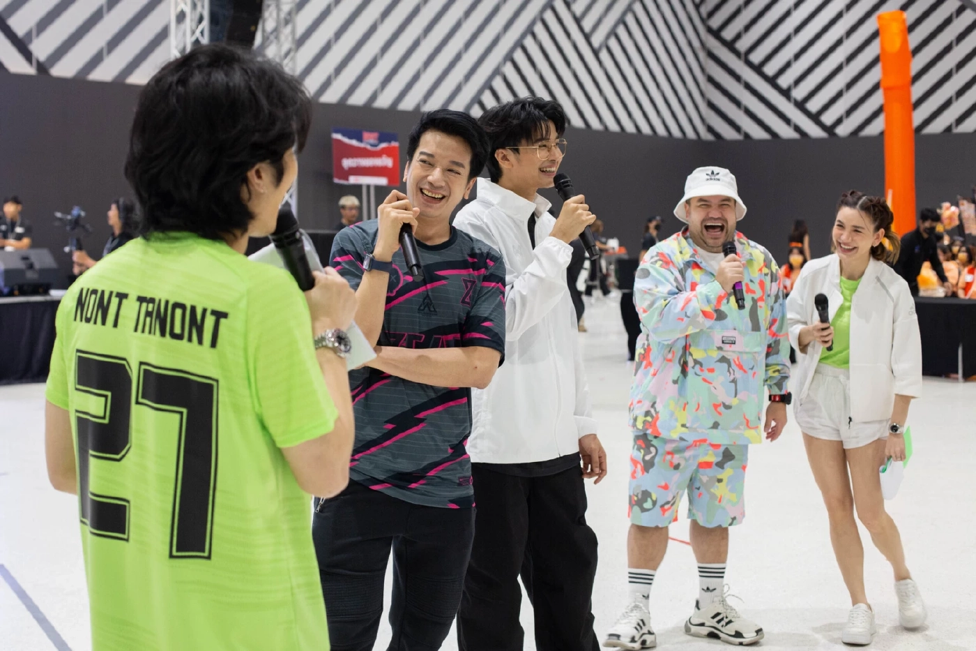 นนท์ ธนนท์ เป็นปลื้ม งานแฟนมีตฉลองวันเกิดที่สุดแสนจะอบอุ่น