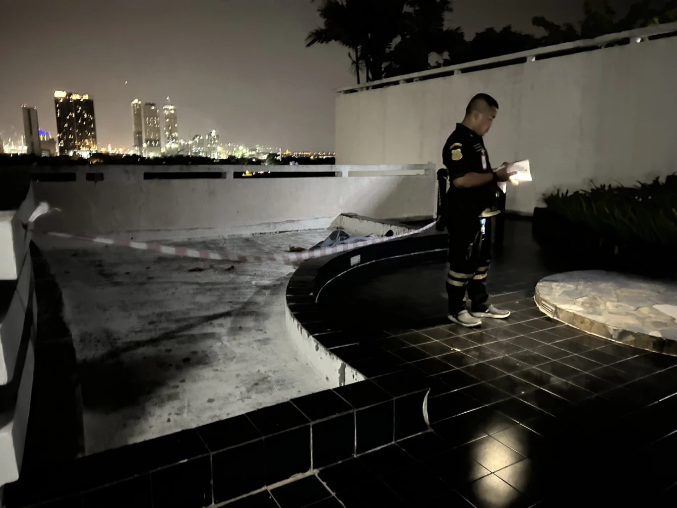 สลดหนุ่มฝรั่งเศสพลัดตกคอนโด ตร.เร่งหาสาเหตุ