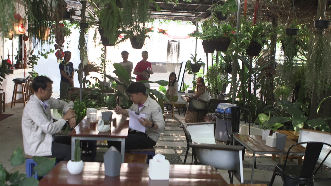 "ชิมฮง คาเฟ่" ร้านดังเมืองพิจิตร กาแฟลอดช่อง เมนูแปลกใหม่ โดนใจคอกาแฟอย่างจัง