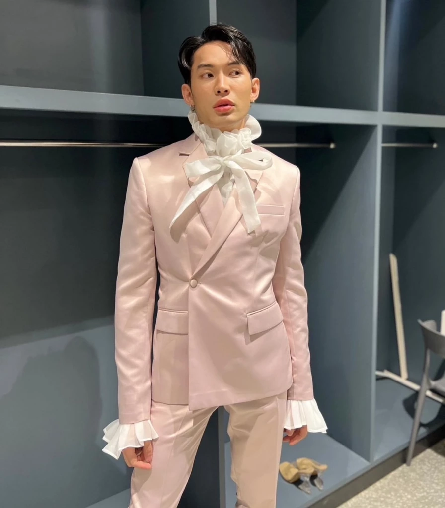  ดีเจมะตูม เตชินท์ พลอยเพชร