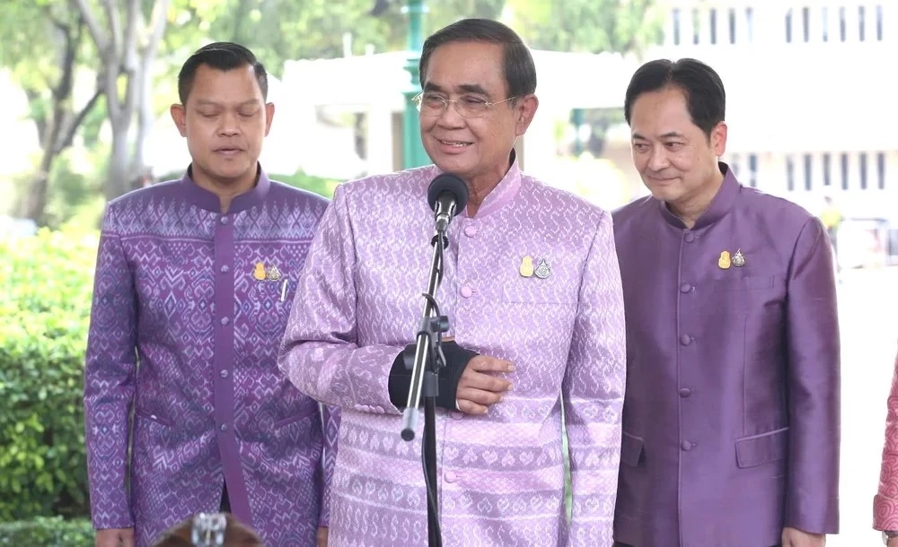 นายกฯ ชี้ ไม่ได้แข่งกับ เศรษฐา รับอ่านจม. ลุงป้อม ระบุ ยังเป็นพี่ผมเหมือนเดิม