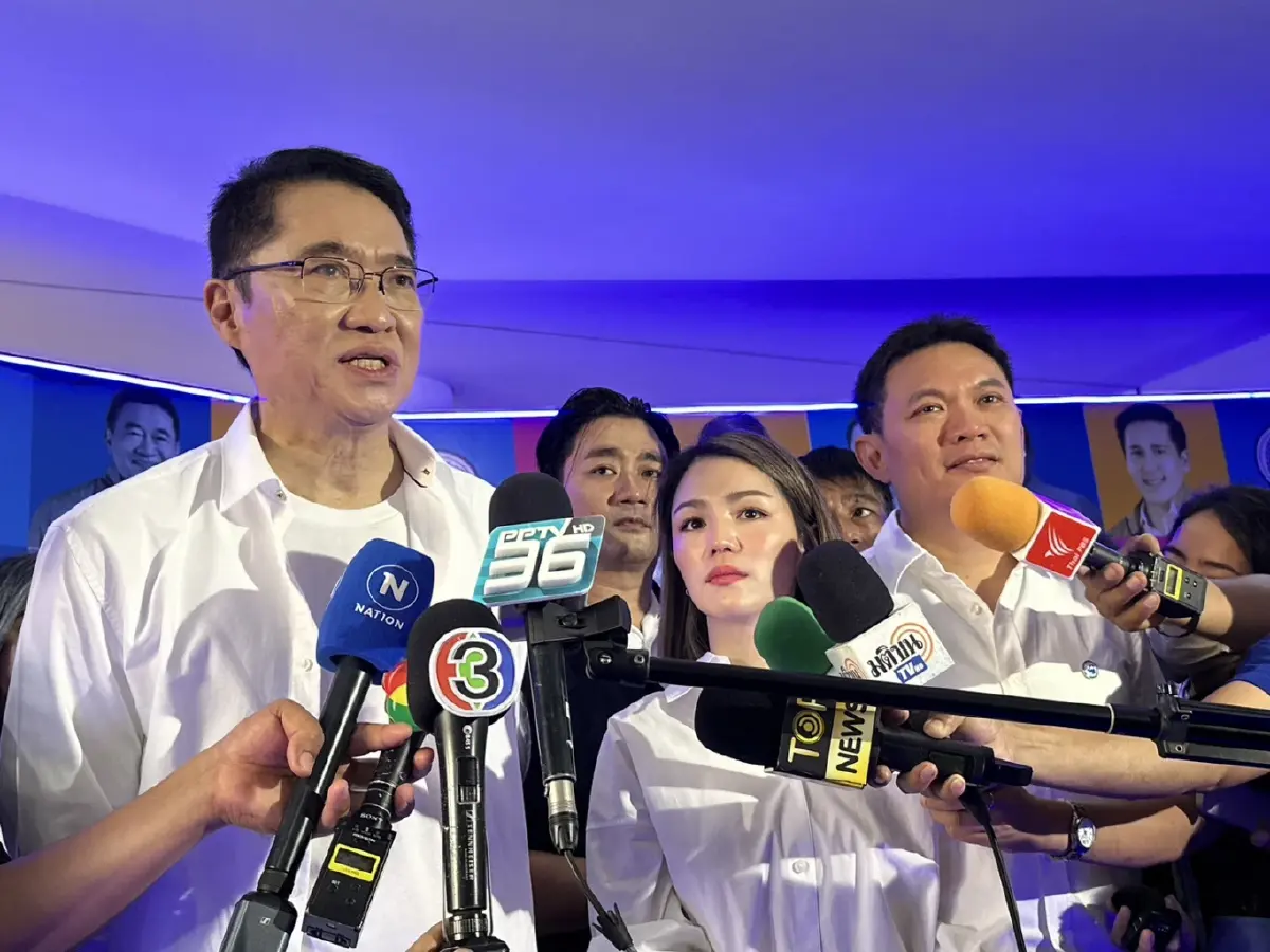 “นายองอาจ คล้ามไพบูลย์” รองหัวหน้าพรรคประชาธิปัตย์ 