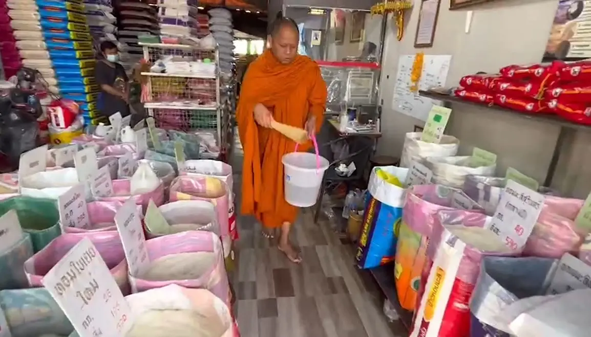 ญาติรับศพลูกชายถูกพ่อยิงดับ เผย ผู้ก่อเหตุเป็นคนอารมณ์ร้อน-ขี้น้อยใจ