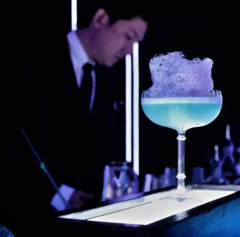 “หนึ่ง รณภร” จากอดีตบอยแบนด์ 3 Plus One สู่บาร์เทนเดอร์ระดับโลก