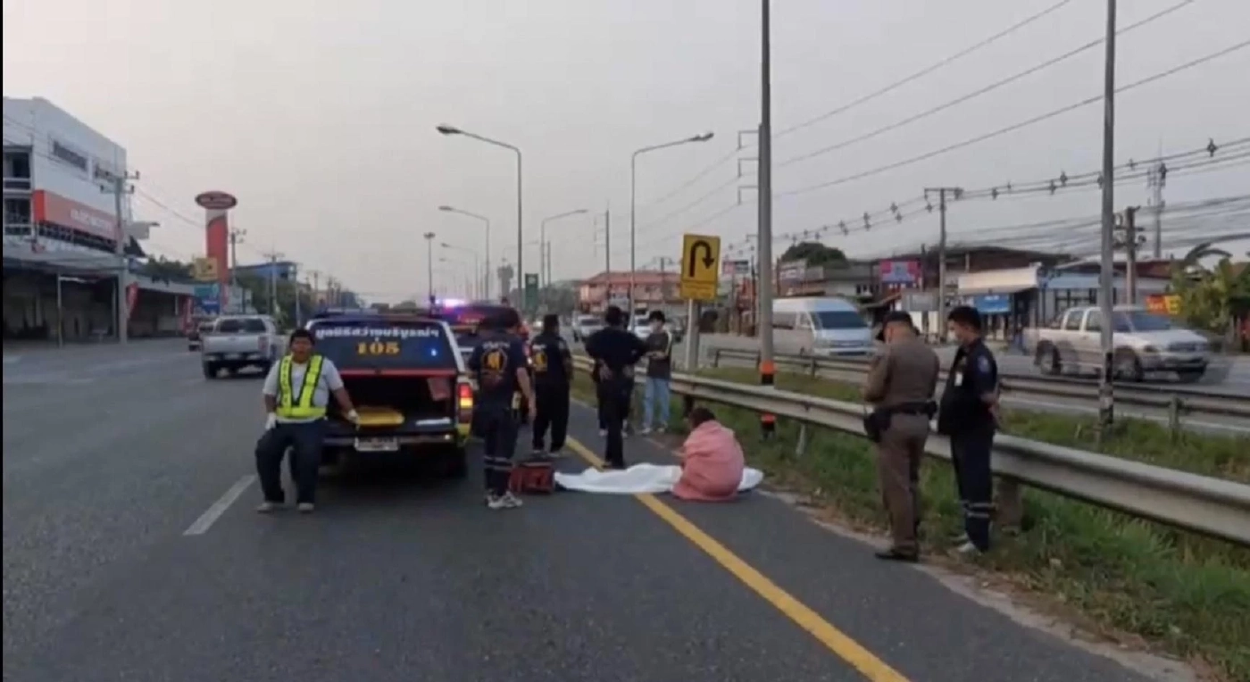 สลด! ผอ.โรงเรียนดัง ซิ่งเก๋งชนลุงคนไร้ที่พึ่ง ดับอนาถกลางถนน