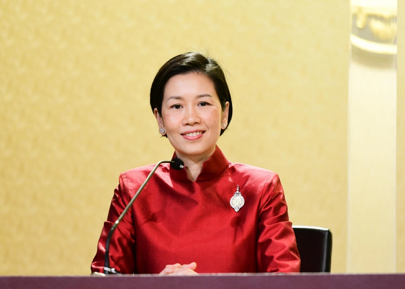 นางสาวรัชดา ธนาดิเรก รองโฆษกประจำสำนักนายกรัฐมนตรี