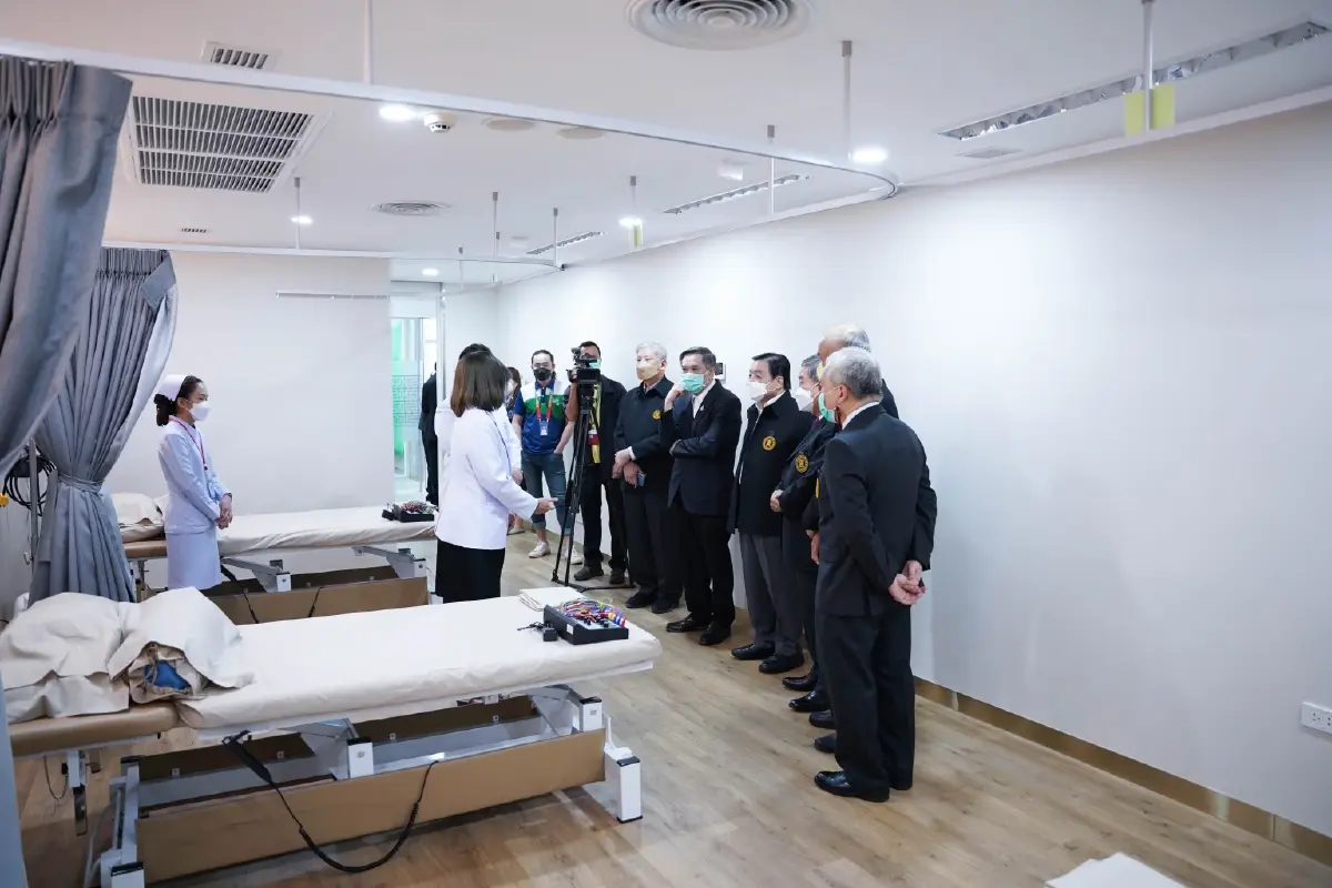 คลินิกการแพทย์แผนจีนหัวเฉียว เปิดบริการ “คลินิกฟื้นฟูอัมพฤกษ์ อัมพาตฯ ”