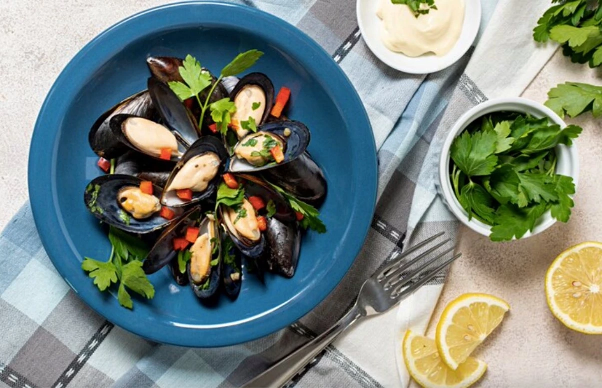 ทะเลเป็นพิษเพราะไมโครพลาสติก ทำหอยแมลงภู่เล็กลง