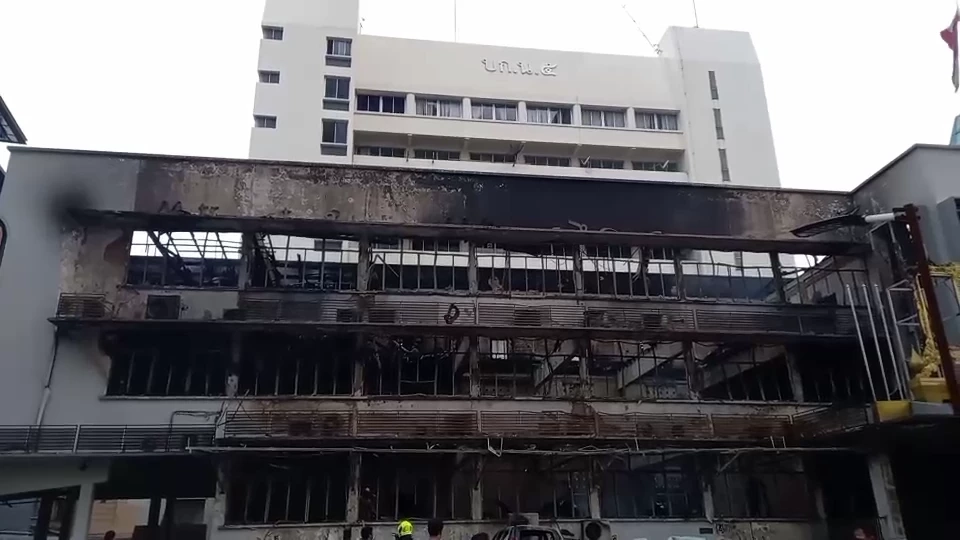 พิสูจน์หลักฐาน เข้าพื้นที่อาคาร"บก.น.5" เร่งหาสาเหตุไฟไหม้