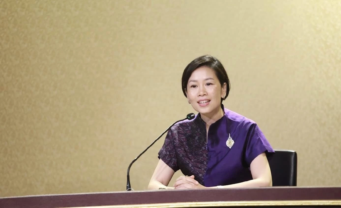  &quot; น.ส.รัชดา ธนาดิเรก&quot;  ส.ส.ประชาธิปัตย์ 