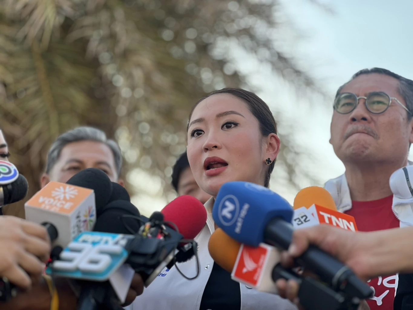 "อุ๊งอิ๊งค์" รับ อยากให้ "ทักษิณ" กลับบ้าน แต่เคารพการตัดสินใจของพ่อ