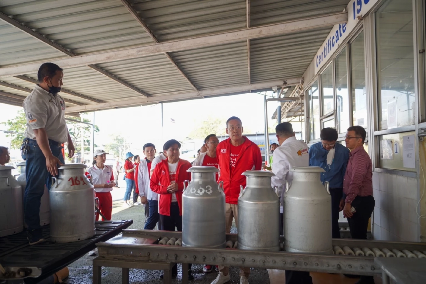 "เศรษฐา"รับปากเพื่อไทยเป็นรัฐบาลขยับคุณภาพชีวิตเกษตรกรโคนม