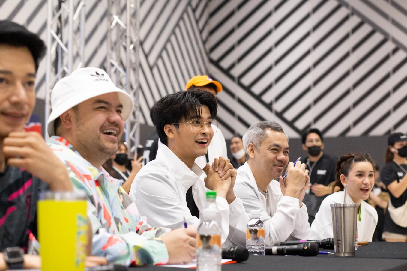 นนท์ ธนนท์ เป็นปลื้ม งานแฟนมีตฉลองวันเกิดที่สุดแสนจะอบอุ่น