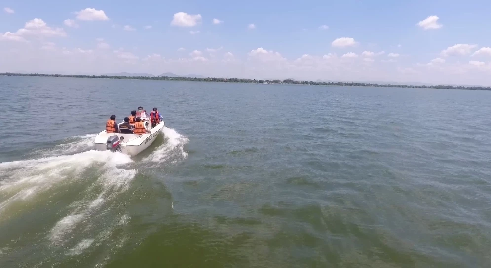 เกิดเหตุพารามอเตอร์  ร่วงจมเขื่อนป่าสักพร้อมคนขับ ยังค้นหาร่างไม่พบ