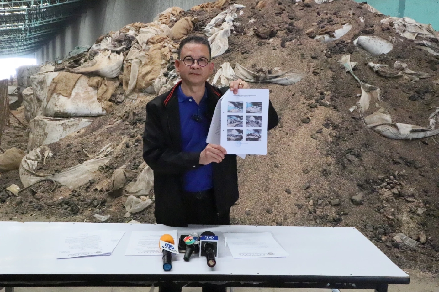 โรงสีทวงค่าเช่าโกดัง อคส. 300 ล. ทิ้งข้าว 8 ปี จนเน่า ไม่จ่ายเงินไม่เอาออก