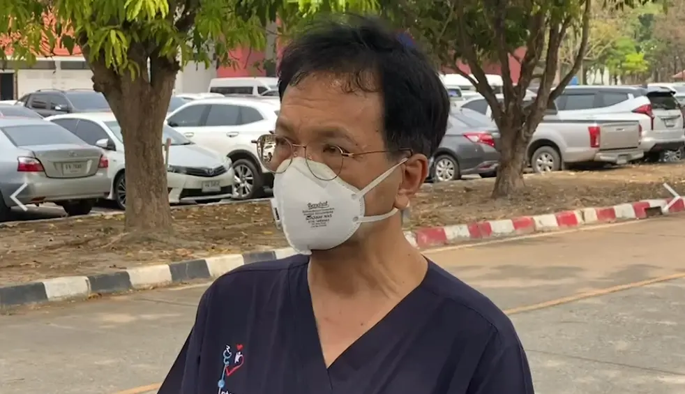 ศ.นพ.ชายชาญ โพธิรัตน์ อาจารย์ประจำภาควิชาอายุรศาสตร์ คณะแพทยศาสตร์ มหาวิทยาลัยเชียงใหม่