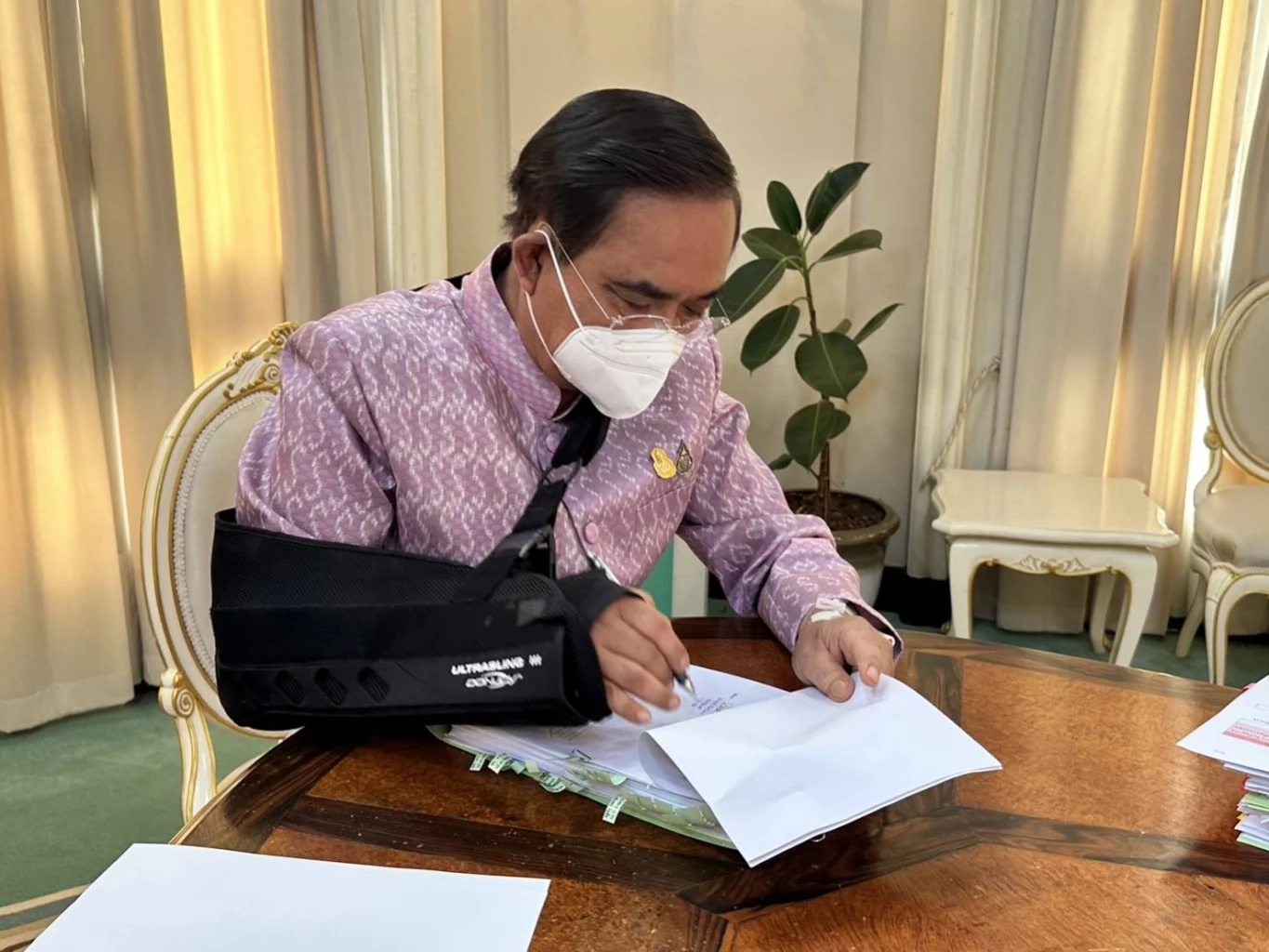 หลังจากแพทย์ให้กลับบ้านได้เมื่อวานนี้(6 มี.ค.) วันนี้มาเป็นประธานการประชุมครม.