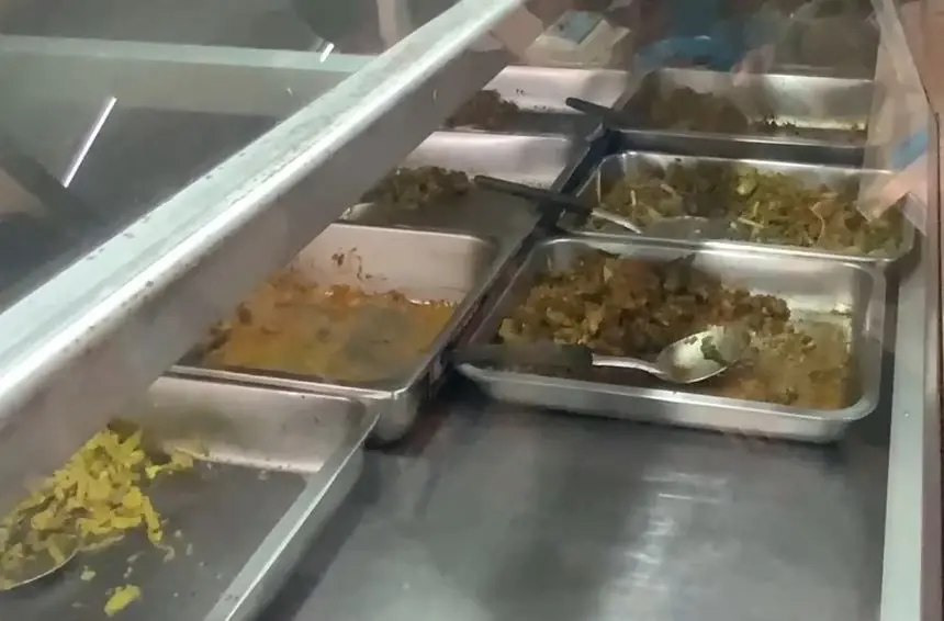 ปกครองเขาสมิงพร้อมปศุสัตว์ ตรวจสอบร้านข้าวแกง ไม่พบนำ "เนื้อเหี้ย" ทำอาหาร