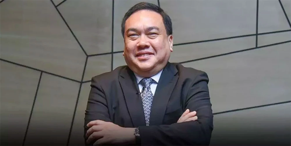 ส.ว.อุปกิต ยันไม่หลบหนี พบพนักงานสอบสวน ไร้ข้อหาค้ายาเสพติด