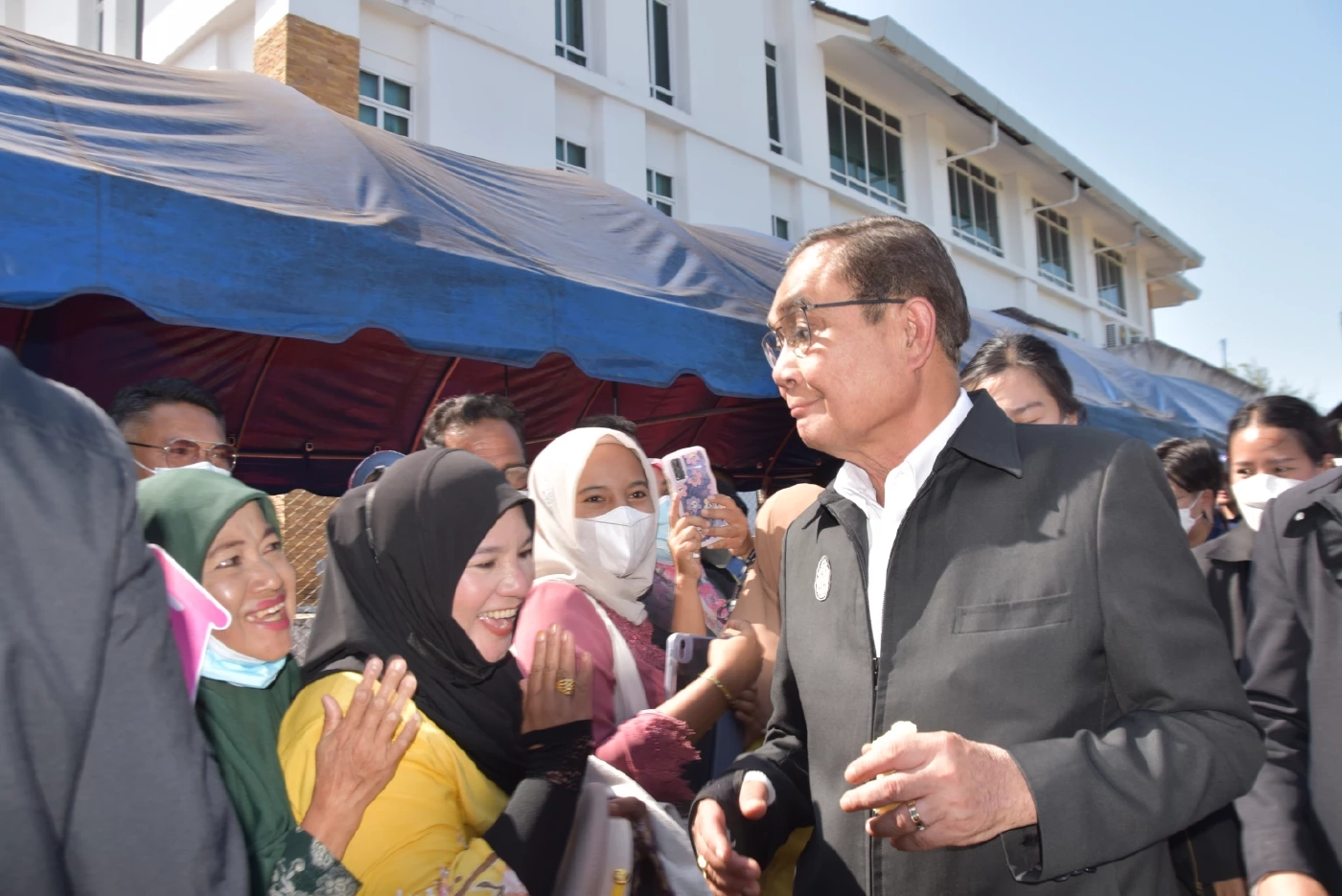 "พล.อ.ประยุทธ์  จันทร์โอชา" นายกรัฐมนตรีและรมว.กลาโหม ลงพื้นที่"จังหวัดนราธิวาส"