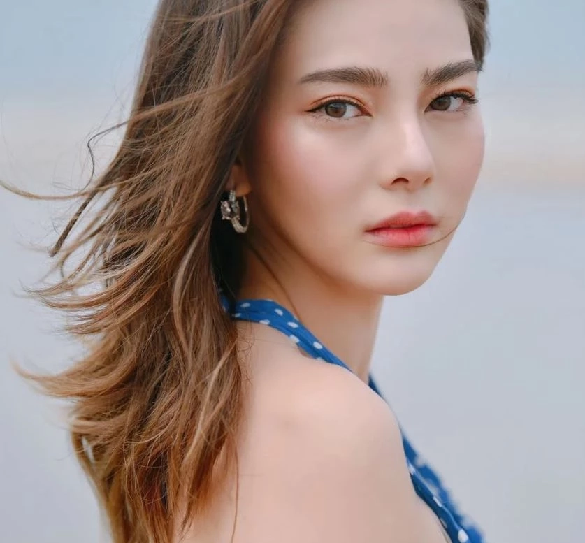 &quot;ดิว อริสรา&quot; ผู้เปิดประเด็น &quot;พี่น้อง 4 บ.&quot; เกี่ยวพันเว็บพนันออนไลน์