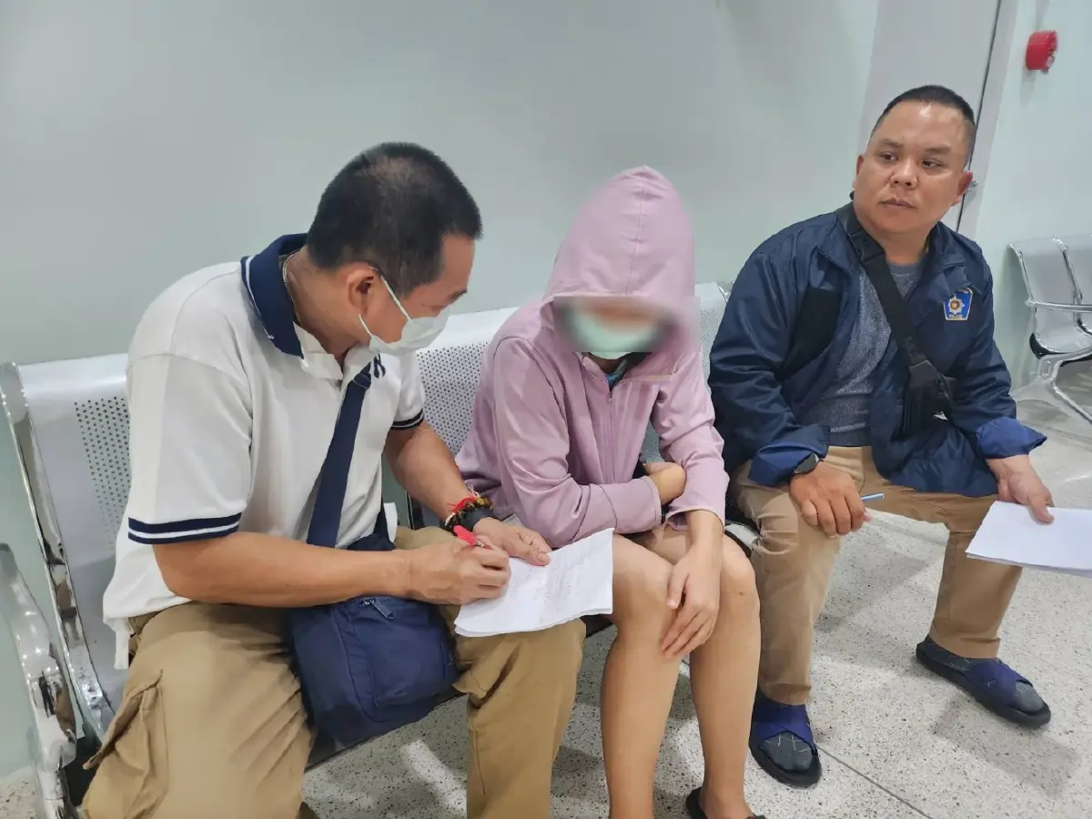 ตำรวจเร่งล่า น้องเขยโมโหพี่ชายเมียทวงหนี้ บุกยิงสาหัส ค้นบ้านอาวุธเพียบ