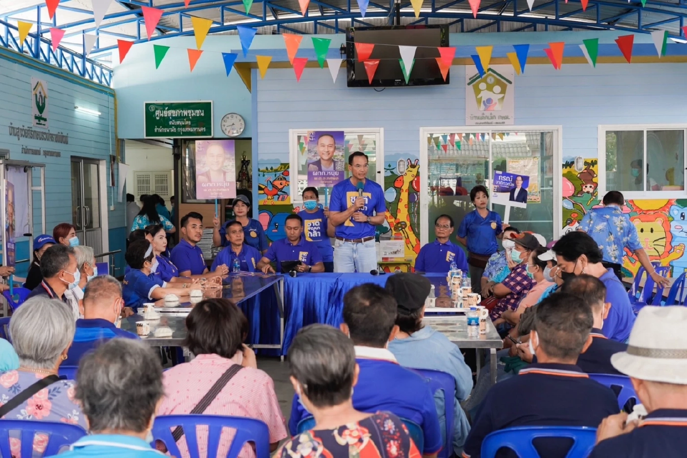 "กรณ์" ลงพื้นที่เขตบางแค ชูนโยบายช่วยเหลือแม่ตั้งครรภ์ เดือนละ 2,000