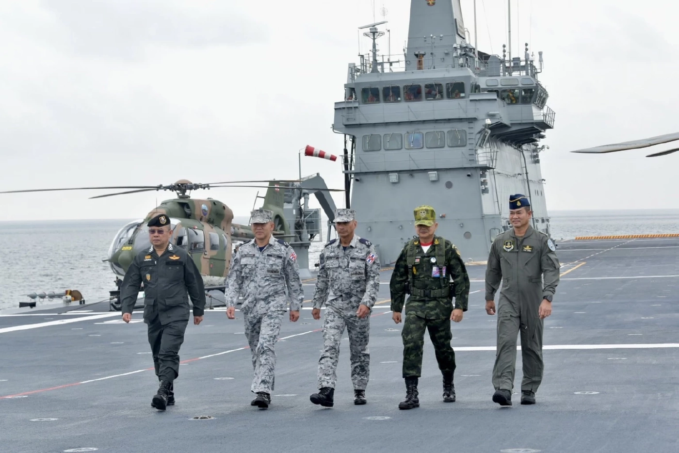 แท็กทีม! ผบ.ทสส. ควง ผบ.เหล่าทัพ สังเกตการณ์ฝึกยิงอาวุธปล่อยนำวิถีฮาร์พูน