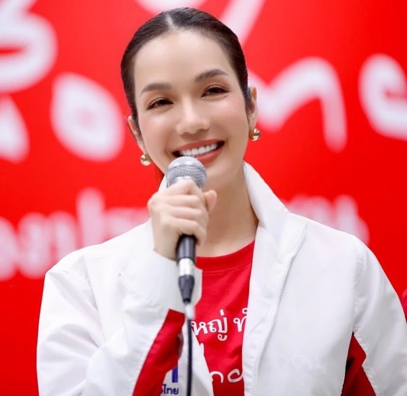 “อ๋อม สกาวใจ” ส่งความห่วงใยถึง “ลุงตู่” ขอให้หายป่วยไวๆเพื่อกลับมาสู้กัน