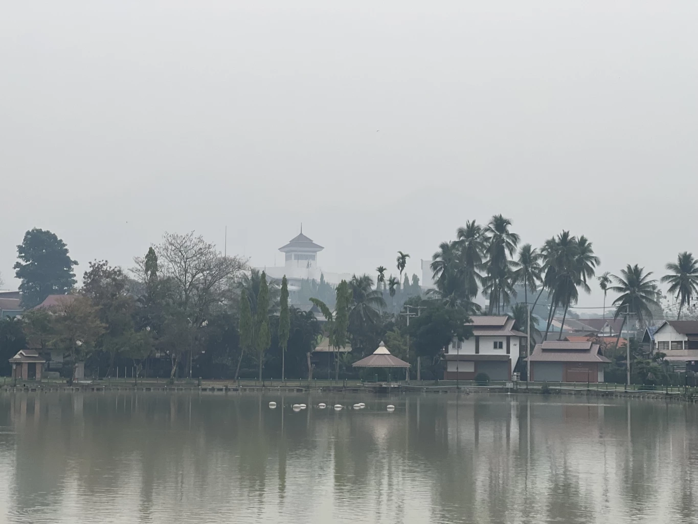 ไฟป่าแม่ฮ่องสอนยังวิกฤตหนัก หมอกควันทำทัศนวิสัย เหลือเพียงต่ำกว่า 2 กม.