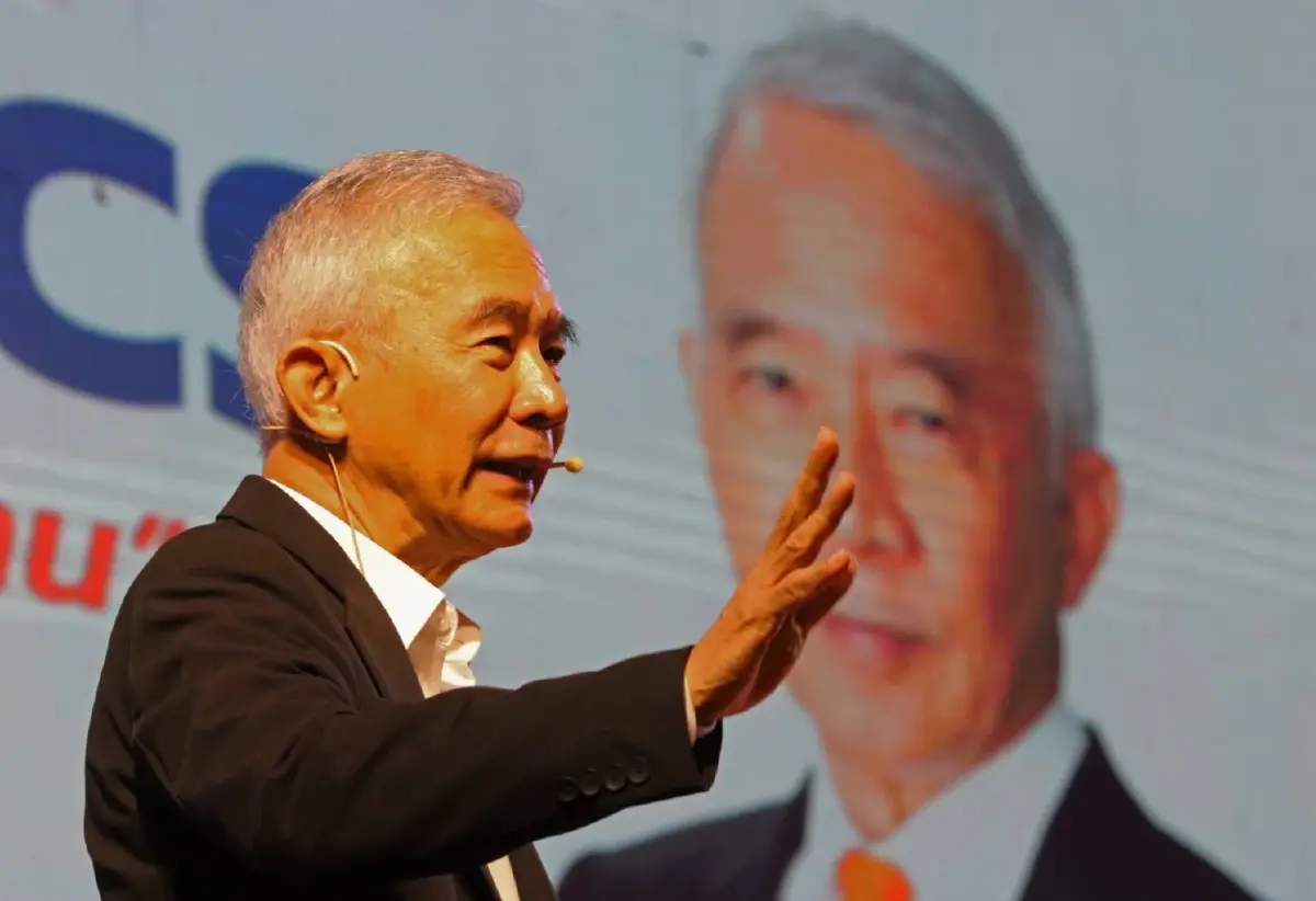 สุวัจน์ ลิปตพัลลภ ประธานพรรคชาติพัฒนากล้า อดีตรองนายกรัฐมนตรี 