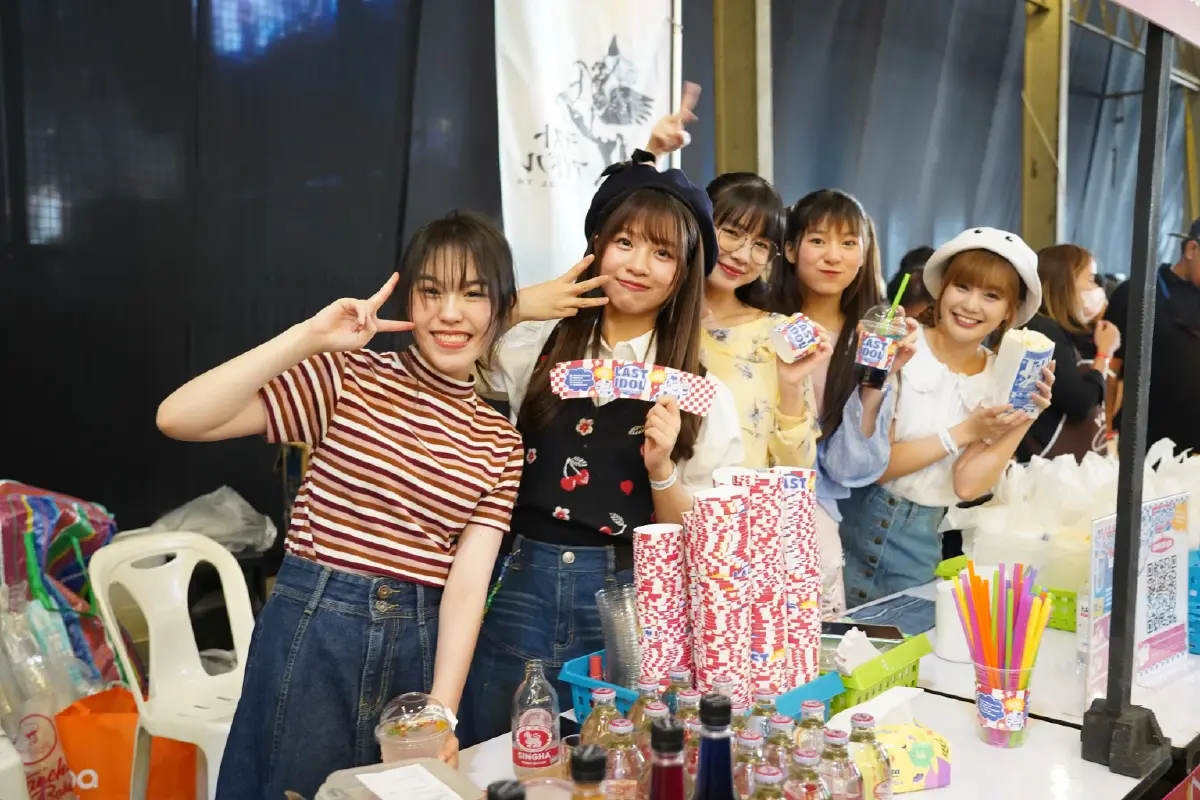 ปีหน้าห้ามพลาด  "Cat Foodival"  อร่อย ครบรส  คึกคัก เต็มอิ่ม สุดชิลริมเจ้าพระยา