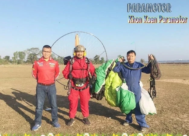 อัปเดต เหตุ ผกก.ขึ้นบินพารามอเตอร์ ร่มไม่กางตกกระแทกพื้นดับ