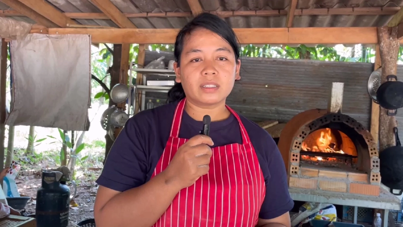 นางสาวทัศนีย์ สุขสนาน เจ้าของร้าน