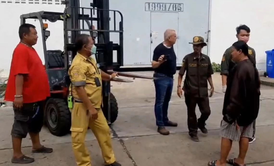 นักธุรกิจชาวอิตาลี ซ้อนท้ายวิน จยย. พุ่งชนงารถโฟล์คลิฟท์ ดับสลด