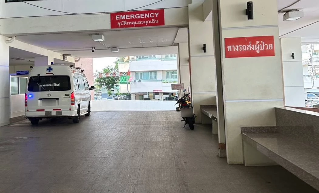 แม่ร้องไห้แทบขาดใจ ลืมลูก 3 ขวบในรถ ขาดอากาศดับ เผย เคยสอนบีบแตรแล้ว