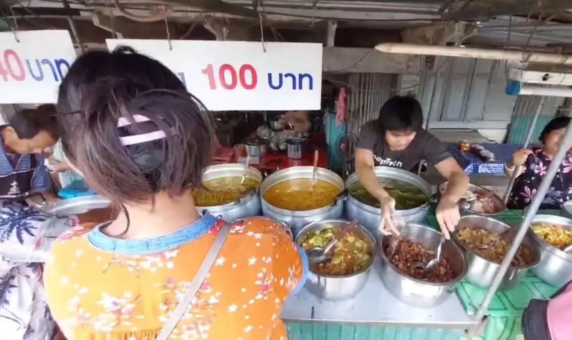 ร้านข้าวแกงในเบตง ยังคงขายราคาเดิม แม้ก๊าซหุงต้มปรับขึ้น