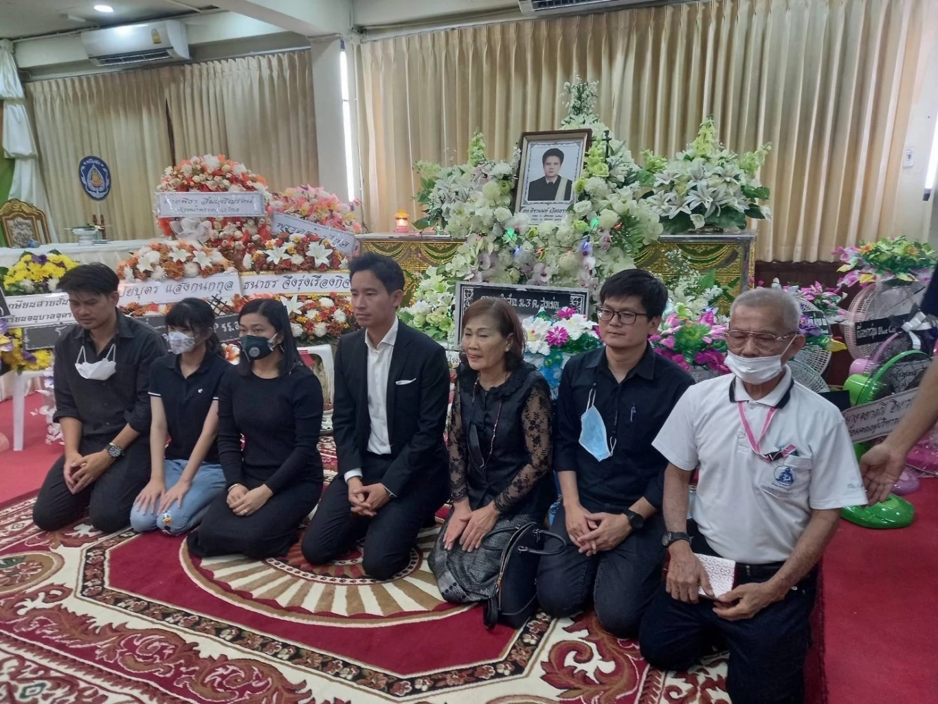 "พิธา" ร่วมงานศพ "ทนายเคน" บุกสภ.สูงเม่น จี้ความคืบหน้าตามจับตัวคนร้าย