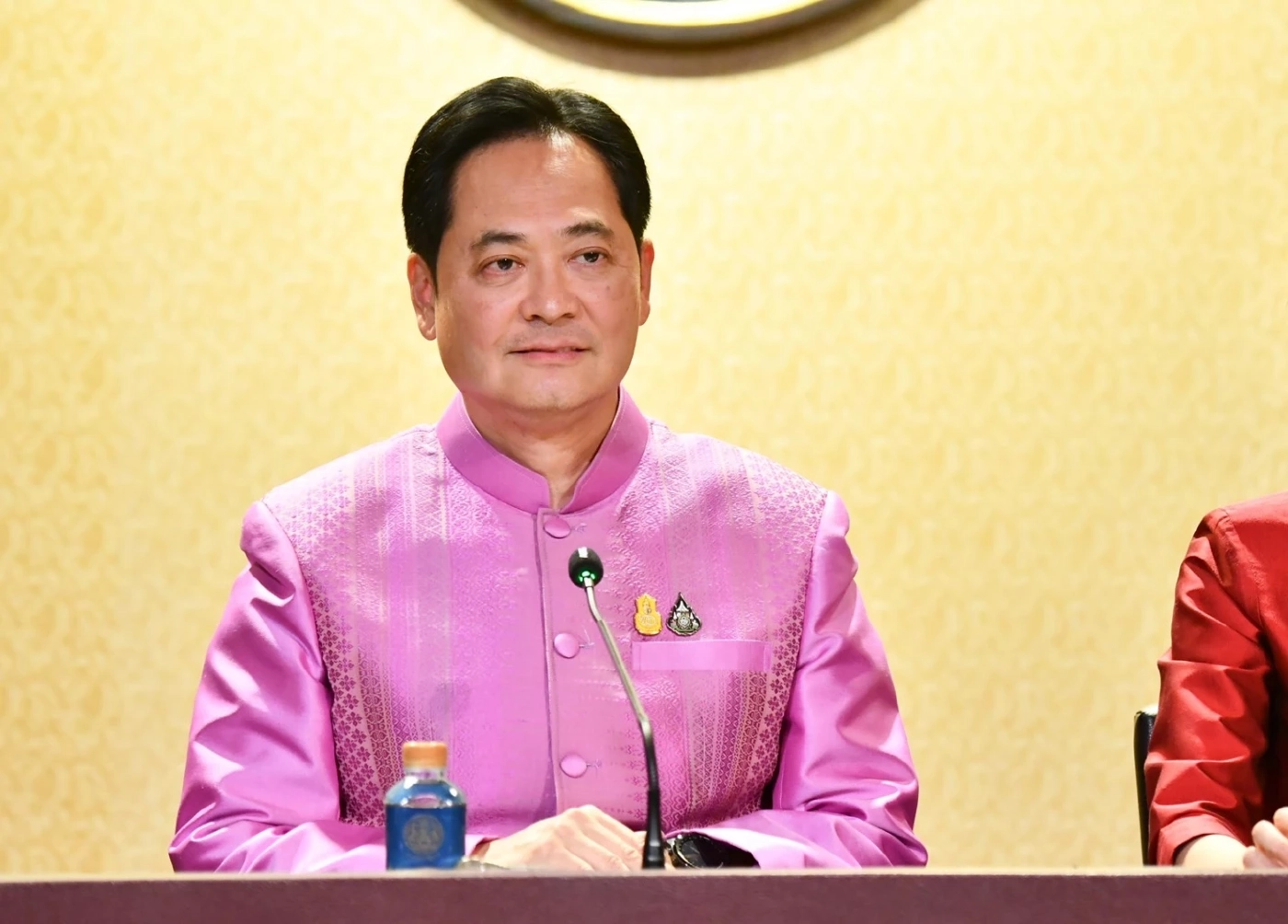 อนุชา บูรพชัยศรี