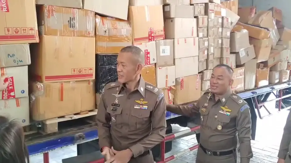 ตร.ไซเบอร์ บุกทลายโกดังเก็บบุหรี่ไฟฟ้ารายใหญ่ ยึดของกลาง มูลค่ากว่า 80 ล้าน